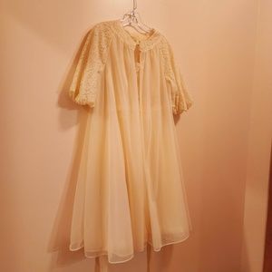 Vintage 60s 2pc Vanity Fair Peignoir Set Knee Length Nylon Chiffon Gown/Robe 32